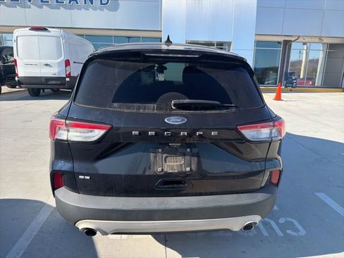 Used 2021 Ford Escape SE image 14