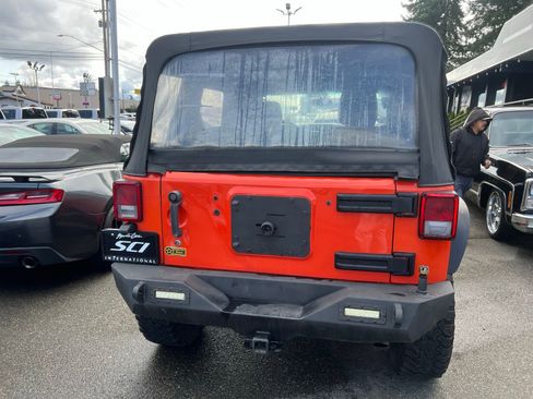 Used 2015 Jeep Wrangler Unlimited Sport image 4