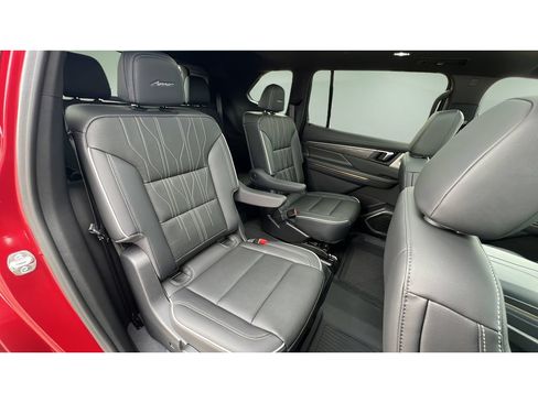 Used 2025 Buick Enclave Avenir w/ Super Cruise Package AWD/4WD image 31