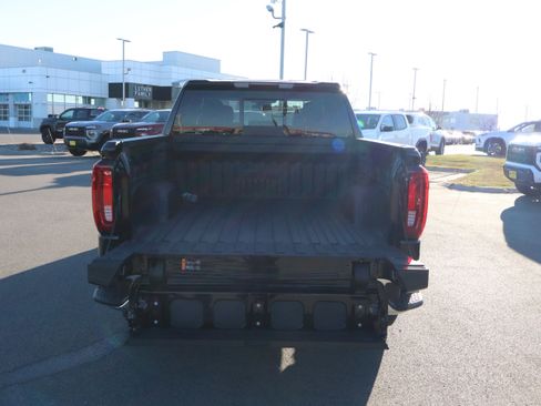 New 2026 GMC Sierra 1500 SLT image 16
