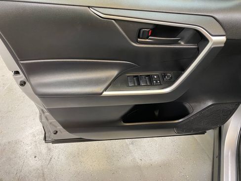 Used 2025 Toyota RAV4 LE AWD/4WD image 20