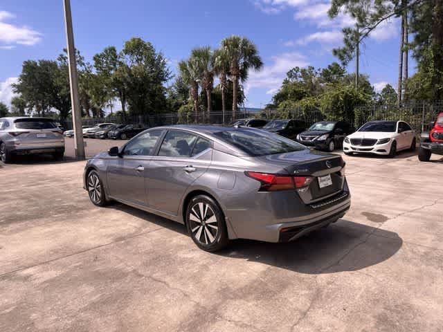 Used 2022 Nissan Altima 2.5 SV FWD image 12