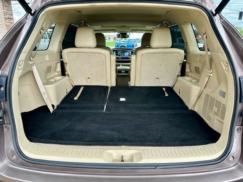 Used 2018 Toyota Highlander XLE FWD image 10