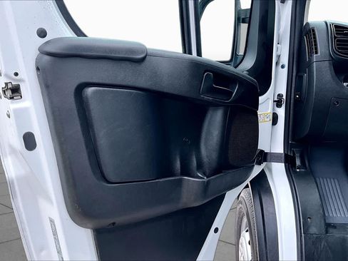 Used 2025 RAM ProMaster 2500 w/ Convenience Group FWD image 19