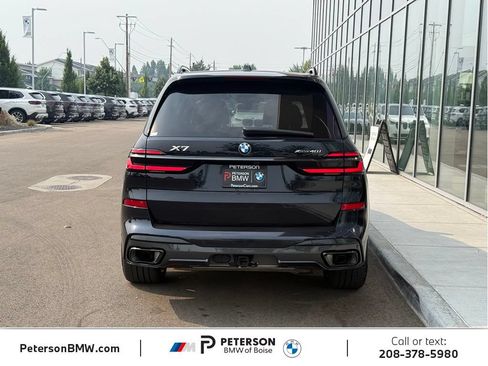 Used 2025 BMW X7 xDrive40i w/ M Sport Package AWD/4WD image 4