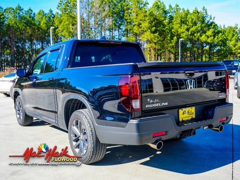 Used 2023 Honda Ridgeline Sport image 6