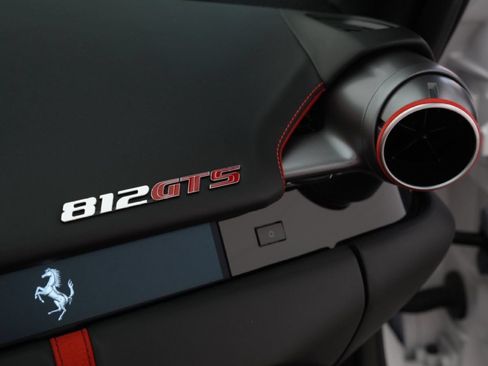 Used 2022 Ferrari 812 GTS RWD image 31