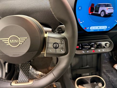 Used 2025 MINI Cooper 2-Door Hardtop image 14