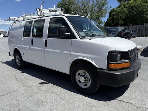 Used 2015 Chevrolet Express 2500 RWD image 6