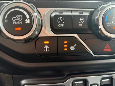 Used 2019 Jeep Wrangler Unlimited Sport S AWD/4WD image 24
