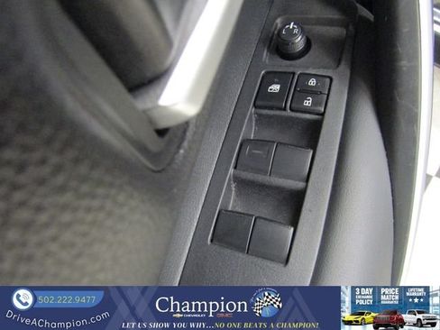 Used 2024 Toyota Corolla SE FWD image 18