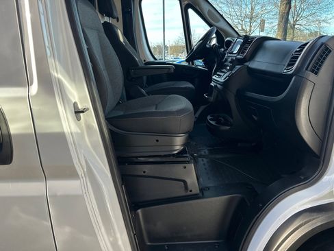 Used 2024 RAM ProMaster 2500 image 13