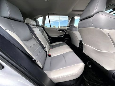 Used 2019 Toyota RAV4 Limited w/ Carpet Mat Package AWD/4WD image 16
