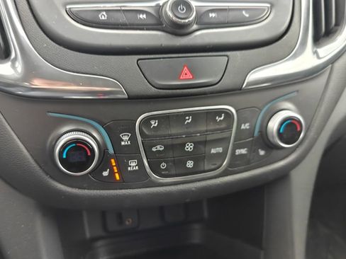 Used 2018 Chevrolet Equinox LT image 14