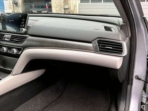 Used 2020 Honda Accord LX image 18
