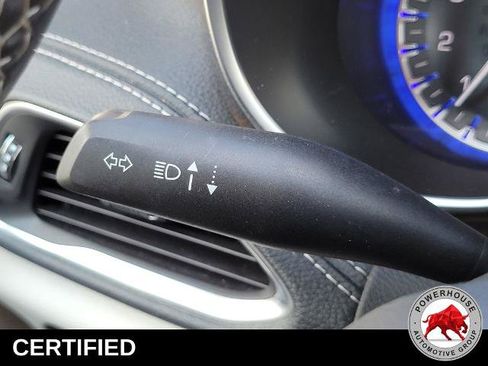 Used 2023 Chrysler Pacifica Limited FWD image 34