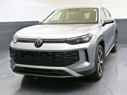 New 2025 Volkswagen Tiguan SE