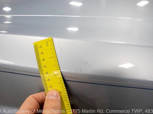 Used 1986 Lincoln Town Car image 25