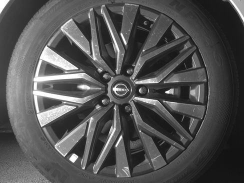 Used 2025 Nissan Altima 2.5 SV image 13