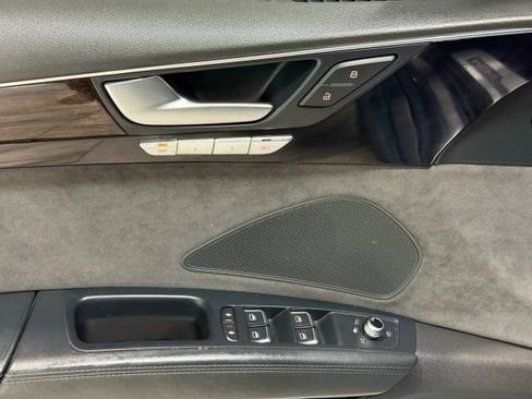Used 2017 Audi A8 L 3.0T w/ Executive Package image 12