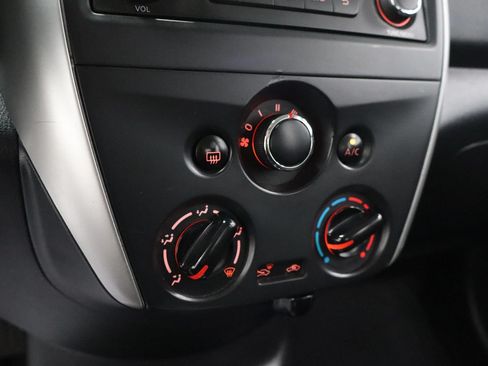 Used 2015 Nissan Versa SV FWD image 14