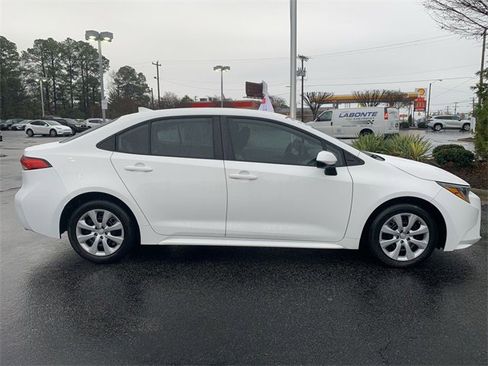 Certified 2023 Toyota Corolla LE image 9