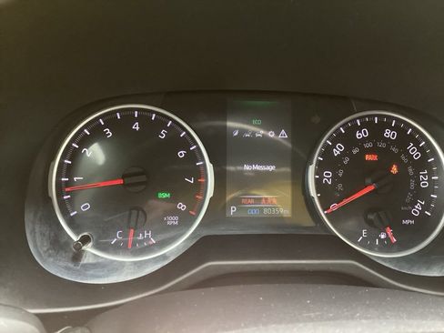 Used 2021 Toyota RAV4 XLE w/ Convenience Package AWD/4WD image 12