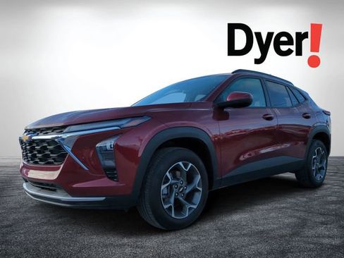 Certified 2025 Chevrolet Trax LT image 8