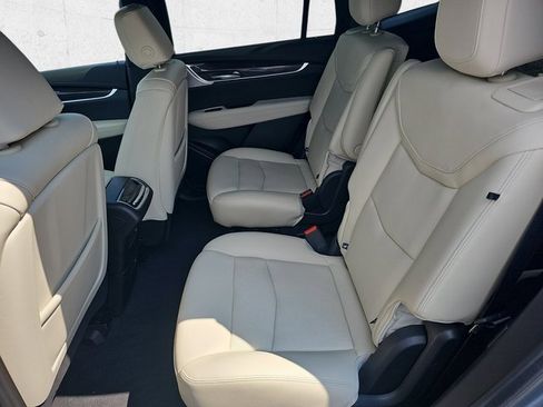 Used 2025 Cadillac XT6 Sport w/ LPO, Floor Liner Package image 16