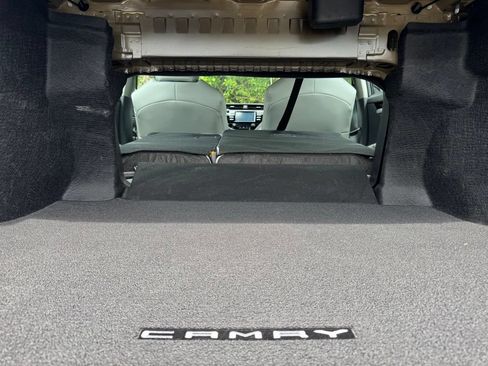Used 2019 Toyota Camry SE w/ Carpet Mat Package FWD image 31