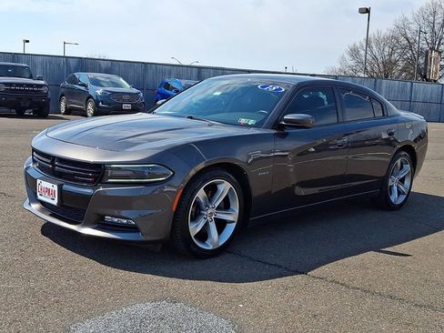 Used 2018 Dodge Charger R/T w/ Navigation & Travel Group RWD image 3