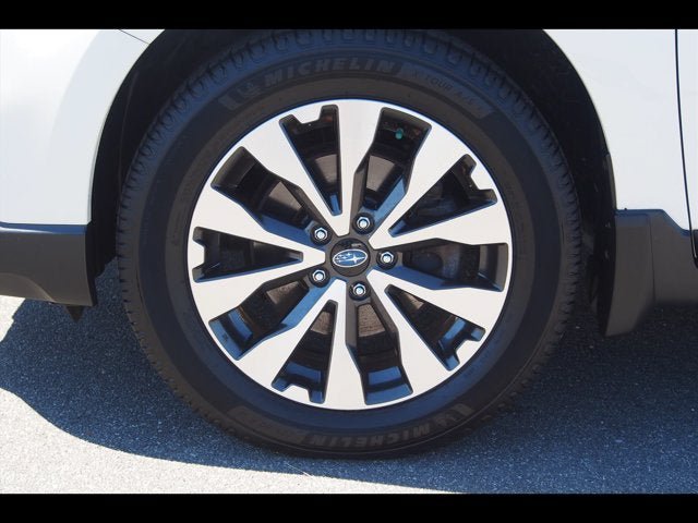Used 2017 Subaru Outback 2.5i Limited AWD/4WD image 9