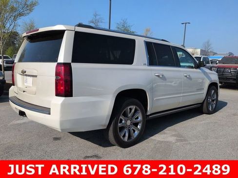 Used 2015 Chevrolet Suburban LTZ image 4