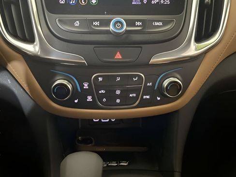 Used 2020 Chevrolet Equinox Premier w/ LPO, Floor Liner Package AWD/4WD image 46