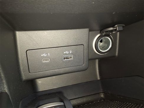 Certified 2023 Nissan Kicks SR w/ SR Premium Package image 17