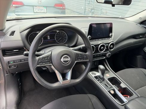 Used 2024 Nissan Sentra SV FWD image 7