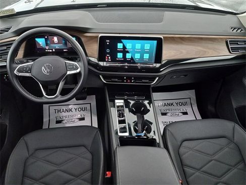 Used 2025 Volkswagen Atlas SE image 17