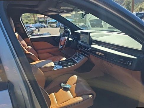 Used 2023 Lincoln Aviator Black Label image 6