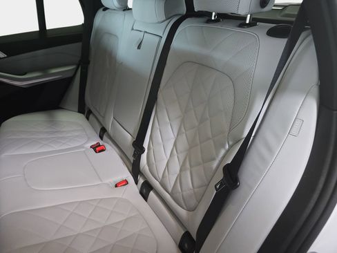 New 2026 BMW X5 sDrive40i w/ M Sport Package image 9