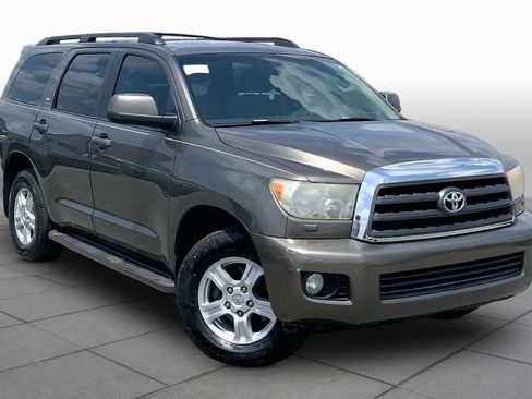 Used 2008 Toyota Sequoia SR5 w/ Moonroof & Roof Rack Pkg AWD/4WD image 2