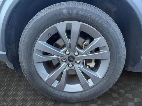 Used 2023 Ford Explorer XLT w/ Equipment Group 202A AWD/4WD image 14