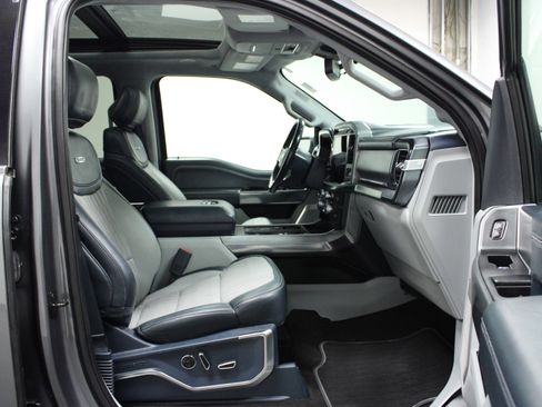 Used 2021 Ford F150 Limited image 16