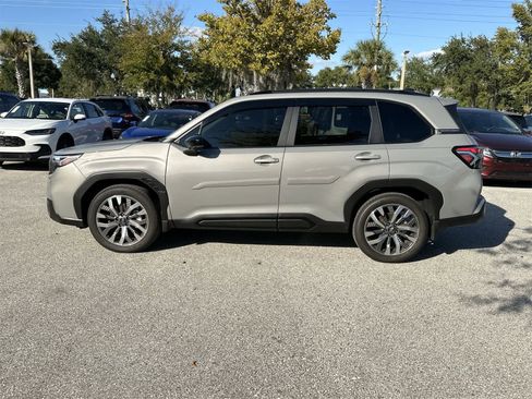 Used 2025 Subaru Forester Touring image 3