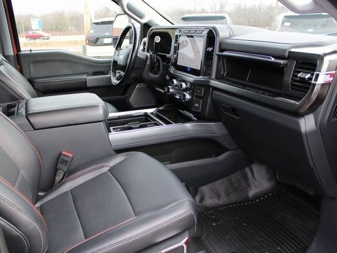 Used 2024 Ford F350 Lariat w/ Chrome Package image 30