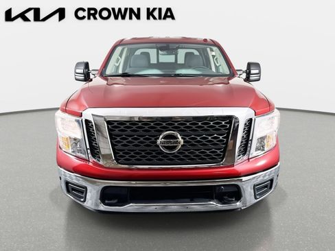 Used 2018 Nissan Titan SV w/ SV Convenience Package image 2