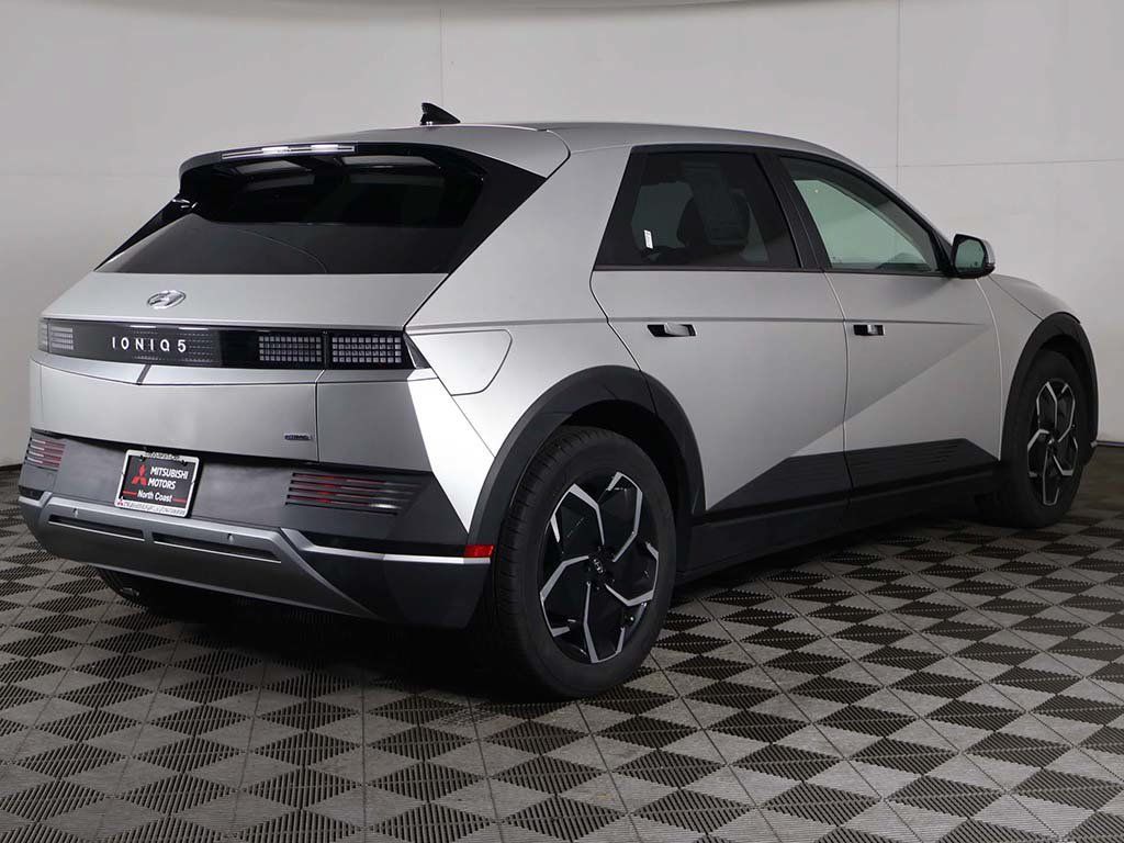 Used 2024 Hyundai Ioniq 5 SEL AWD/4WD image 11