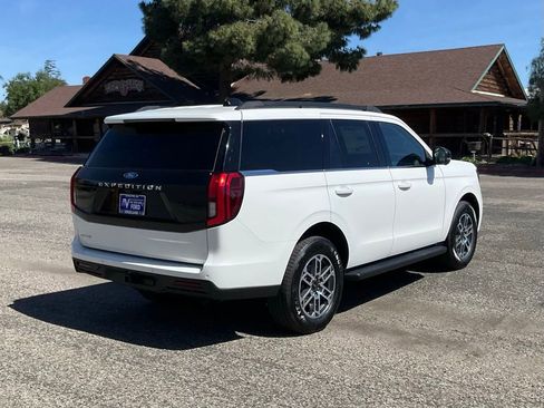 New 2026 Ford Expedition Active image 6