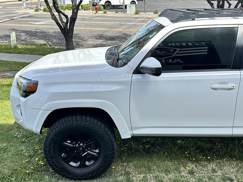 Used 2018 Toyota 4Runner SR5 image 10