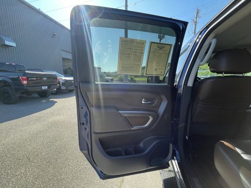 Used 2017 Nissan Titan Platinum Reserve RWD image 23