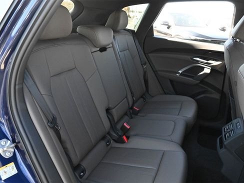 Certified 2025 Audi Q5 Premium w/ Convenience Package image 21